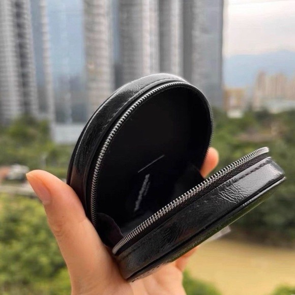 Yves Saint Laurent Black Zip Pouch Charm Essential Set, Lipstick, serum, mascara - Picture 7 of 16